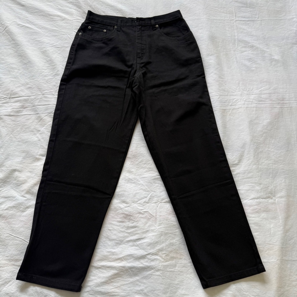 NWOT womens Bill Blass Black Easy Fit Jeans Size 8